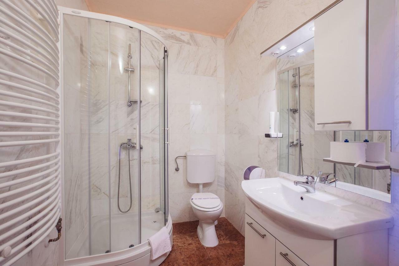 Apartmani I Sobe Dinko Starigrad Paklenica Ngoại thất bức ảnh