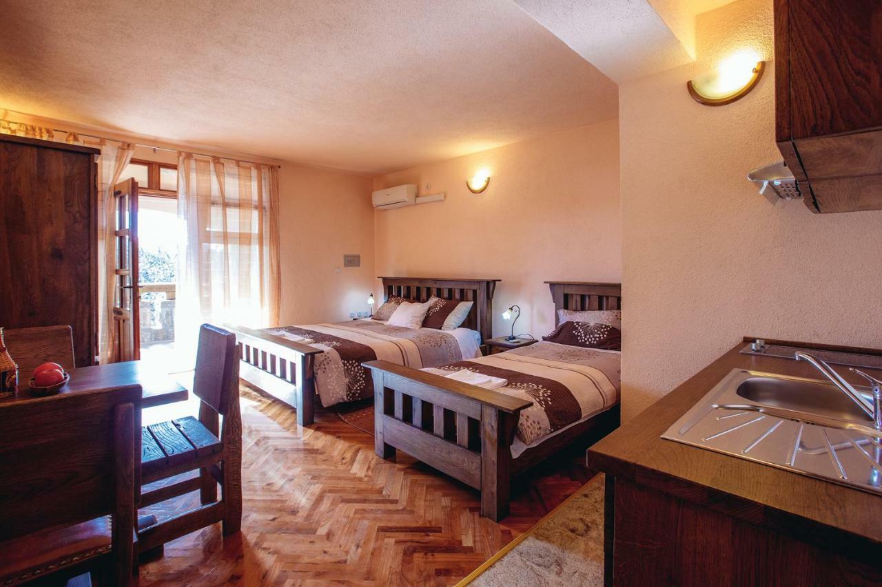 Apartmani I Sobe Dinko Starigrad Paklenica Ngoại thất bức ảnh