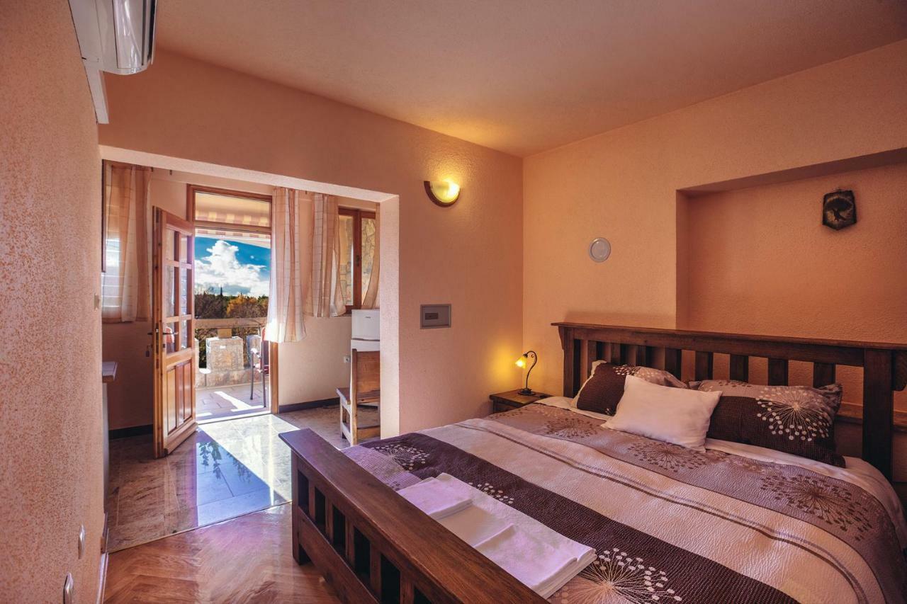 Apartmani I Sobe Dinko Starigrad Paklenica Ngoại thất bức ảnh