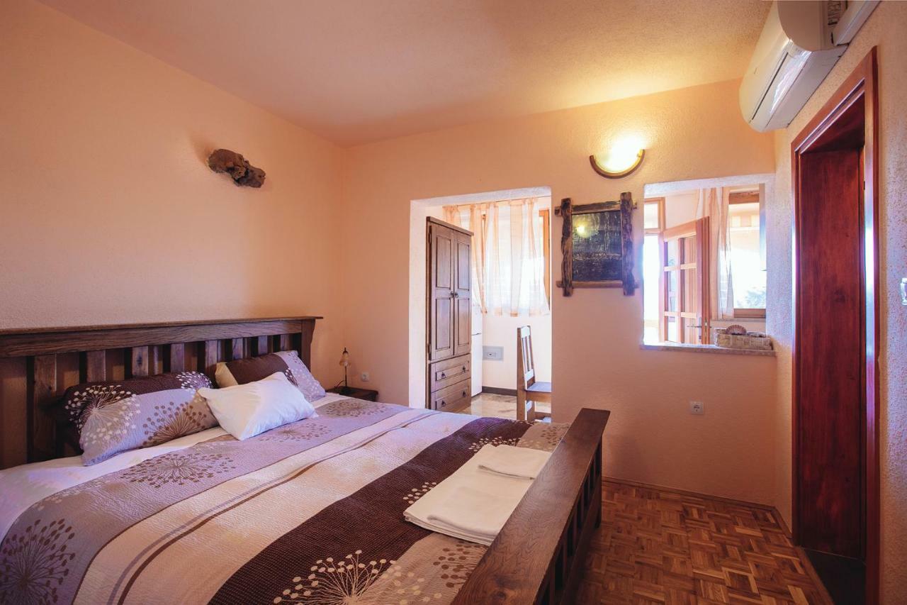 Apartmani I Sobe Dinko Starigrad Paklenica Ngoại thất bức ảnh